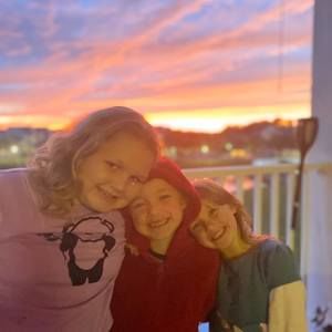 Meet your Posher, Ora